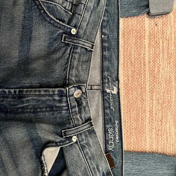 Seven for all mankind new without tags, relaxed skinny jeans - Picture 4 of 6